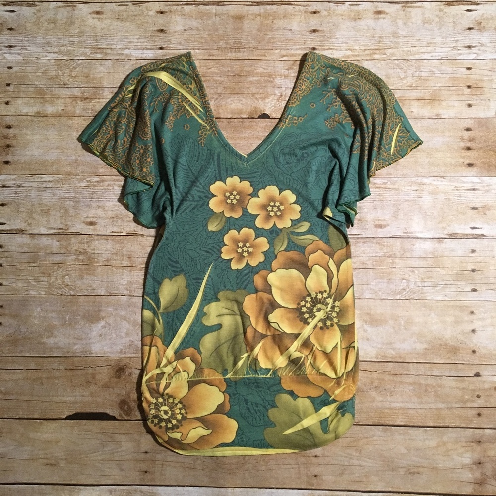 Twentyone flutter sleeve double v neck top
